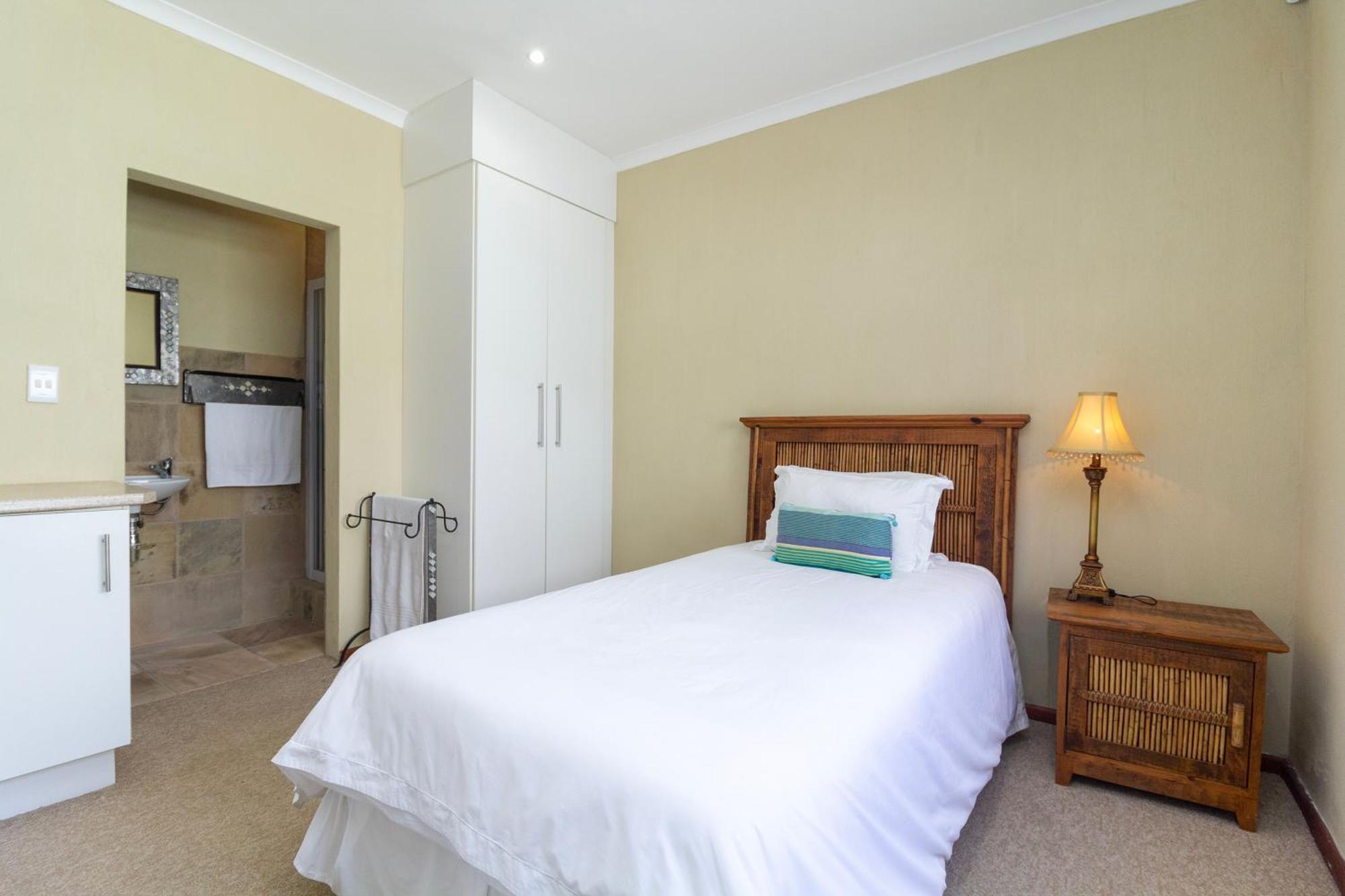 드 켈더스 Whale Waters Self Catering Gansbaai 아파트 외부 사진